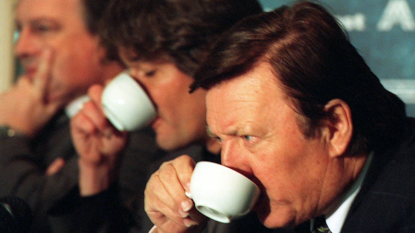 <strong>22. April 1999:</strong> Teamchef Otto Baric, Assistent Dietmar Constantini und Generalsekretär Alfred Ludwig bei der Pressekonferenz zum Teamkader gegen San Marino.