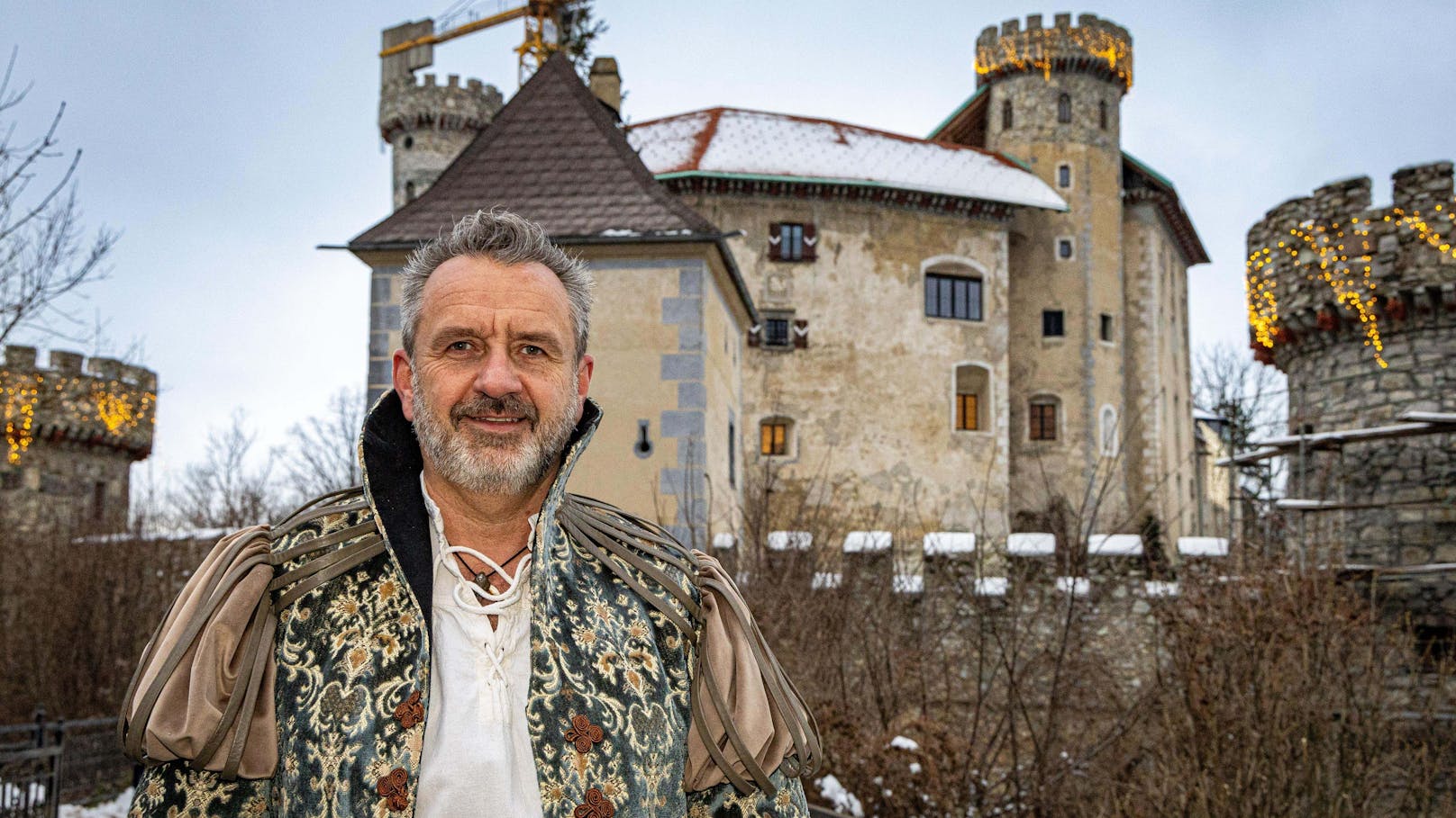 "Als Erhalter der Burg Plankenstein und Geschäftsmann möchte ich gerne Kunden die Weihnachtszeit verschönern", so Erich Podstatny zu <em>"Heute"</em>.