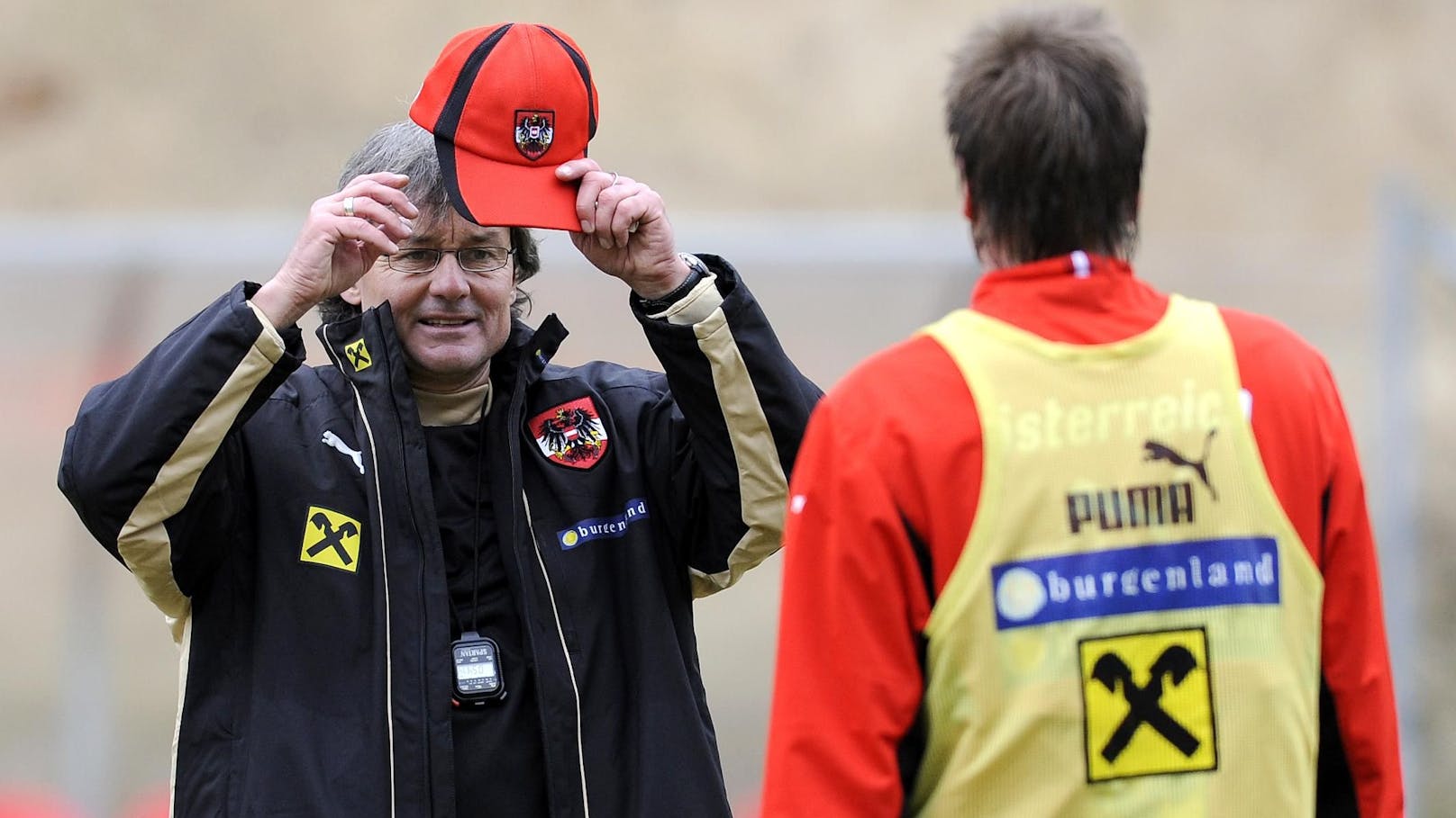 <strong>24. März 2009:</strong> Teamchef Didi Constantini während des Trainings der österreichischen Fußball-Nationalmannschaft in Velden.