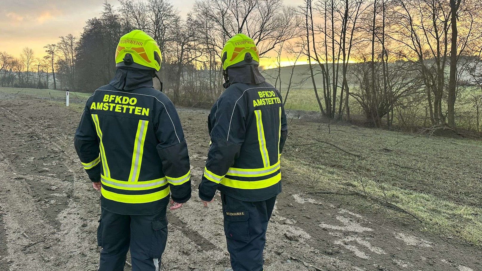 In den frühen Morgenstunden kam es in der Nähe von Haag zu einem schwerwiegenden Vorfall, bei dem eine Gashochdruckleitung gerissen ist.