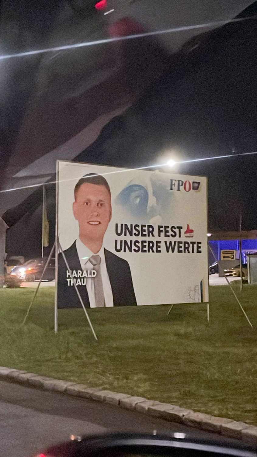 Wahlplakate der FPÖ wurden abgehängt.