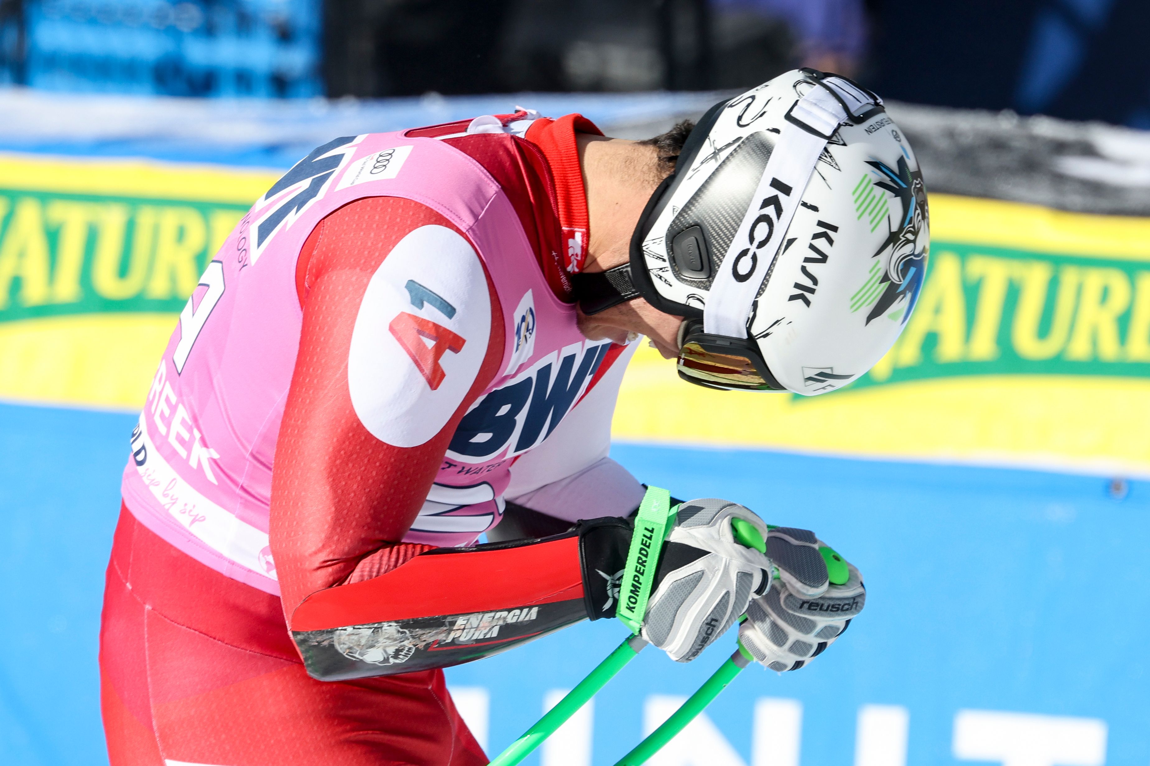 Feurstein brach sich den Mittelhandknochen.