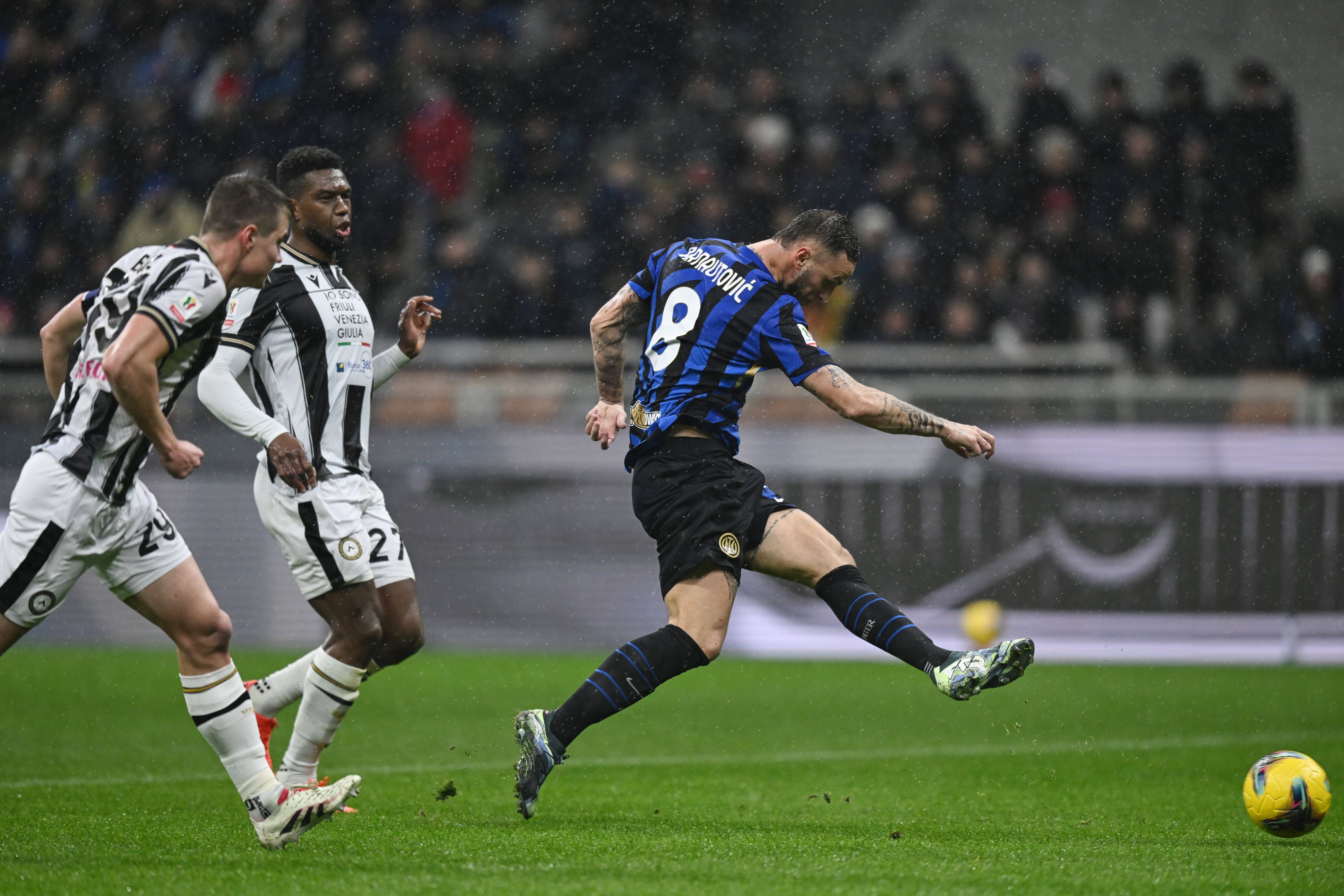 Marko Arnautovic schießt Inter in Führung.