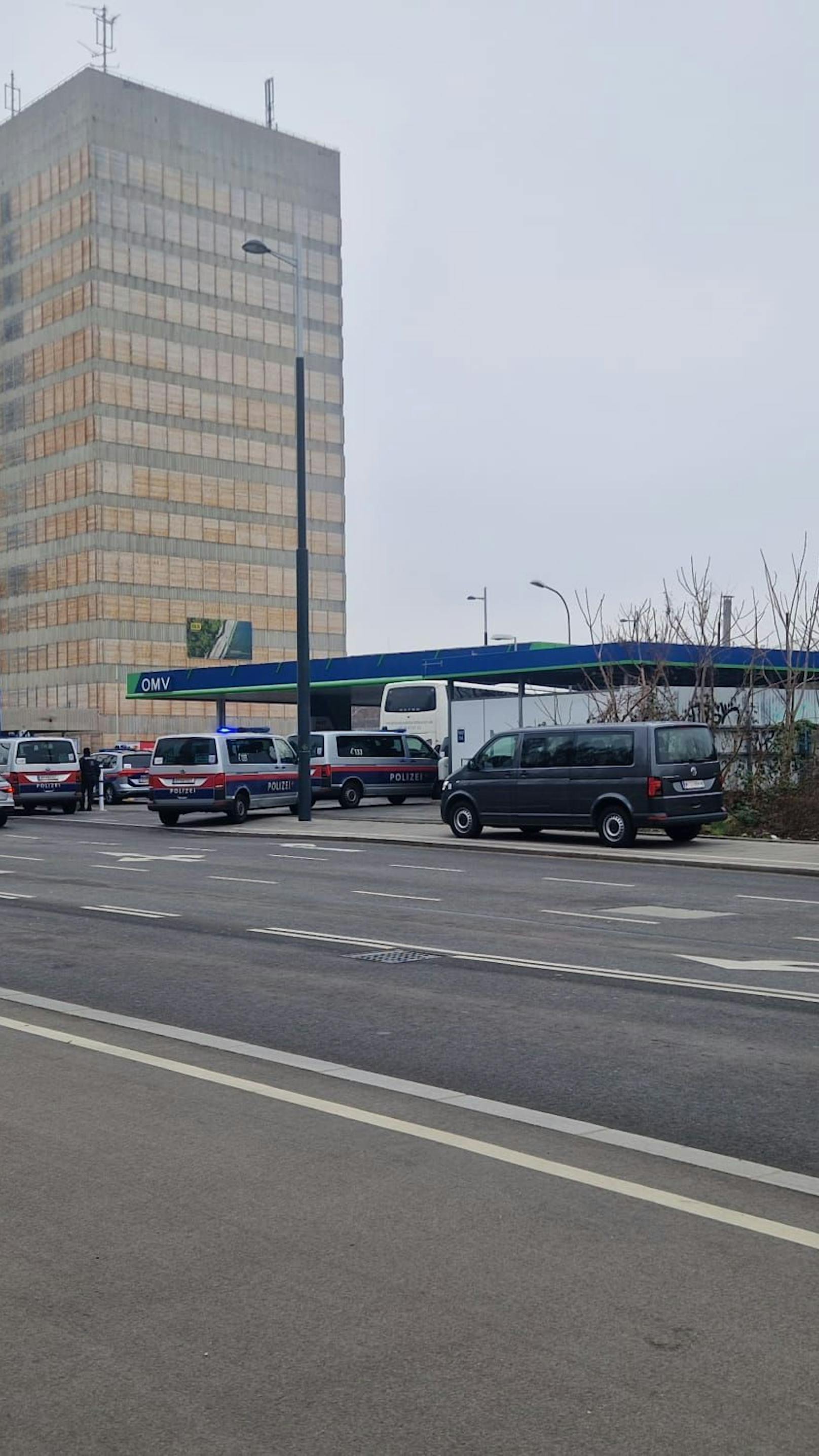 Hooligan-Razzia vor Rapid-Spiel auf Wiener Tankstelle