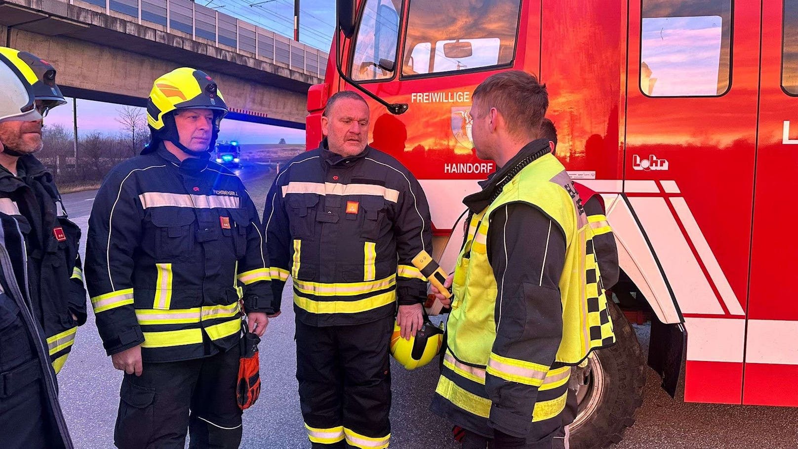 In den frühen Morgenstunden kam es in der Nähe von Haag zu einem schwerwiegenden Vorfall, bei dem eine Gashochdruckleitung gerissen ist.