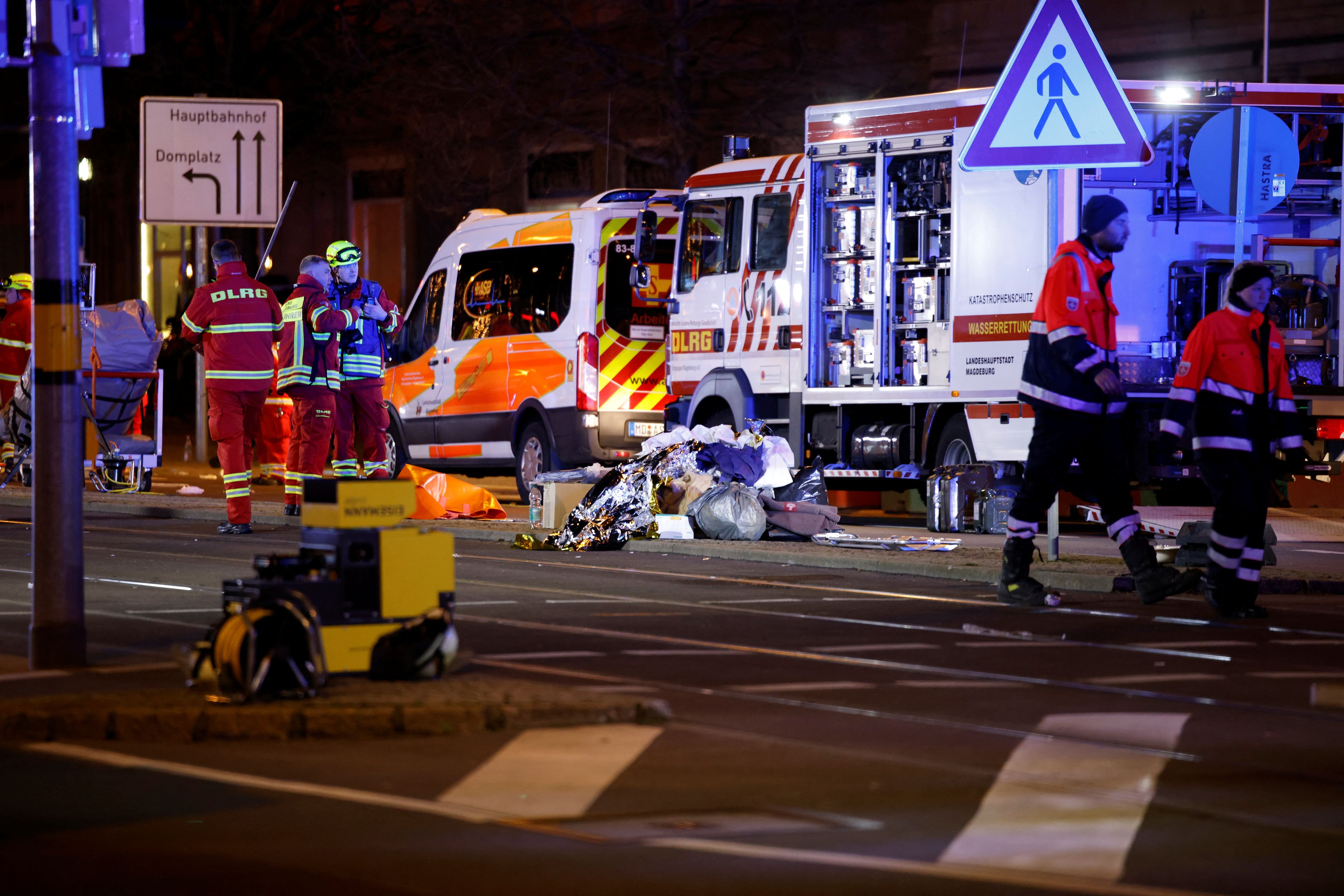 In Magdeburg raste ein Auto in einen Weihnachtsmarkt. 
