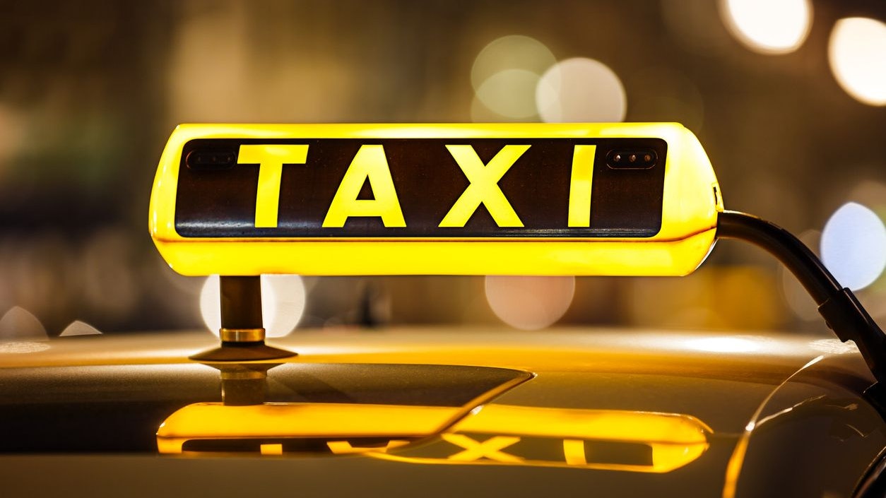 Heute.at - Fahrgast hält Taxilenker plötzlich Messer an den Hals