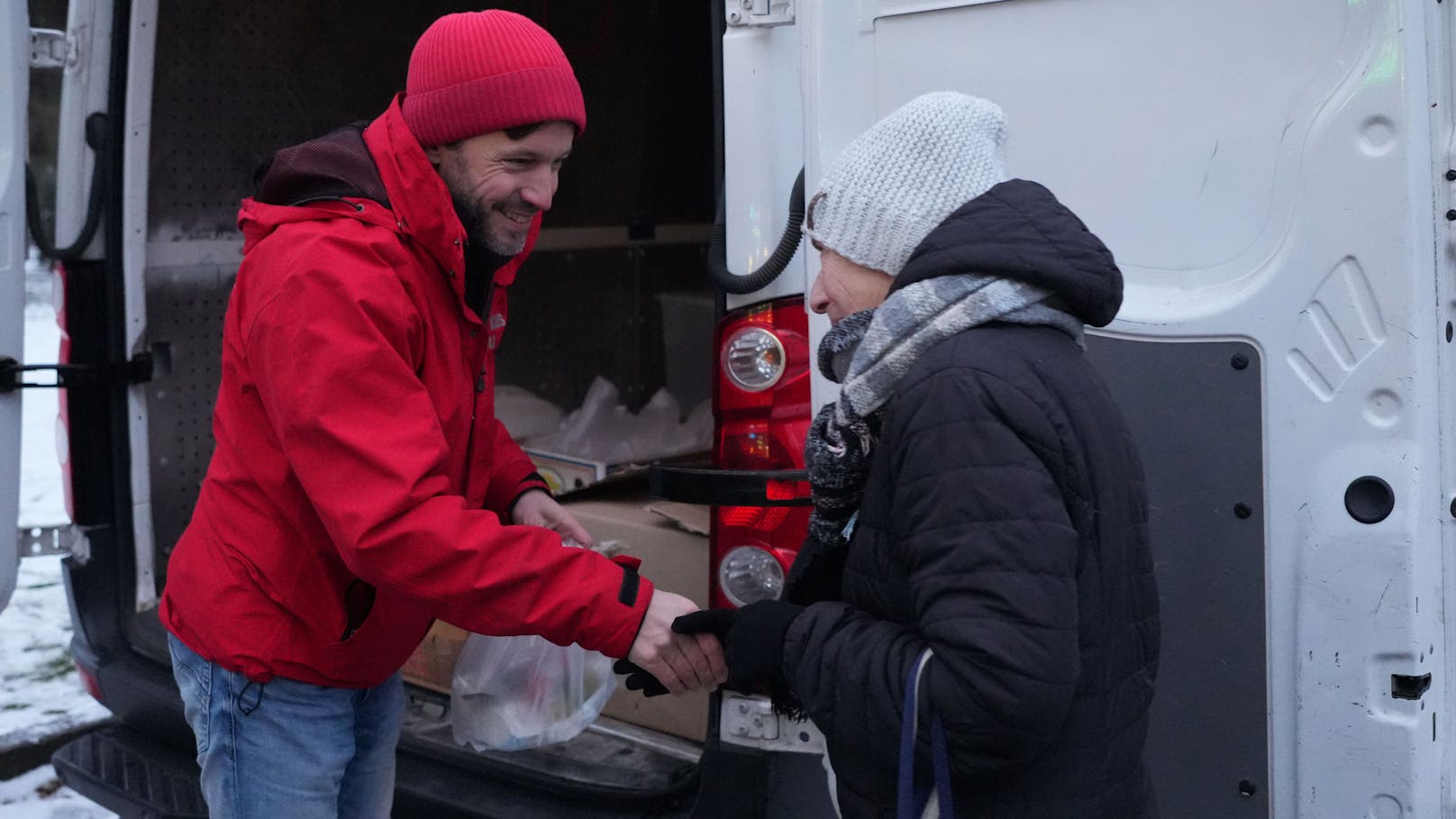 Caritas-Christkind brachte Holz & Essen in die Ukraine