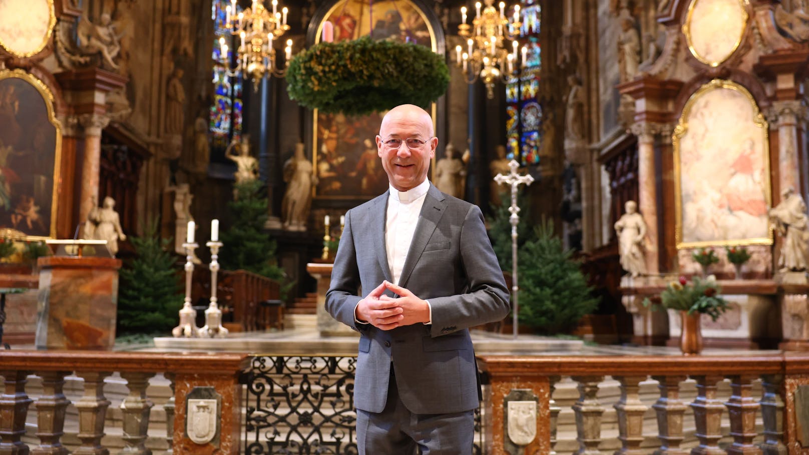 Im Stephansdom wird am Heiligen Abend gefeiert.