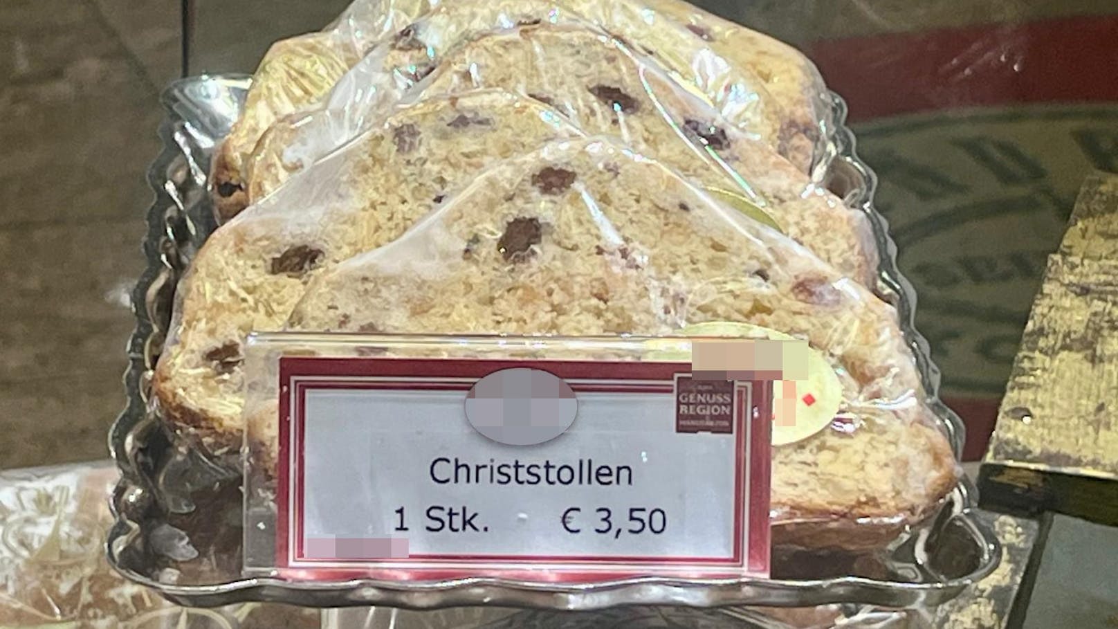 "Nicht wahr" – ein Stück Stollen kostet hier 3,50 Euro