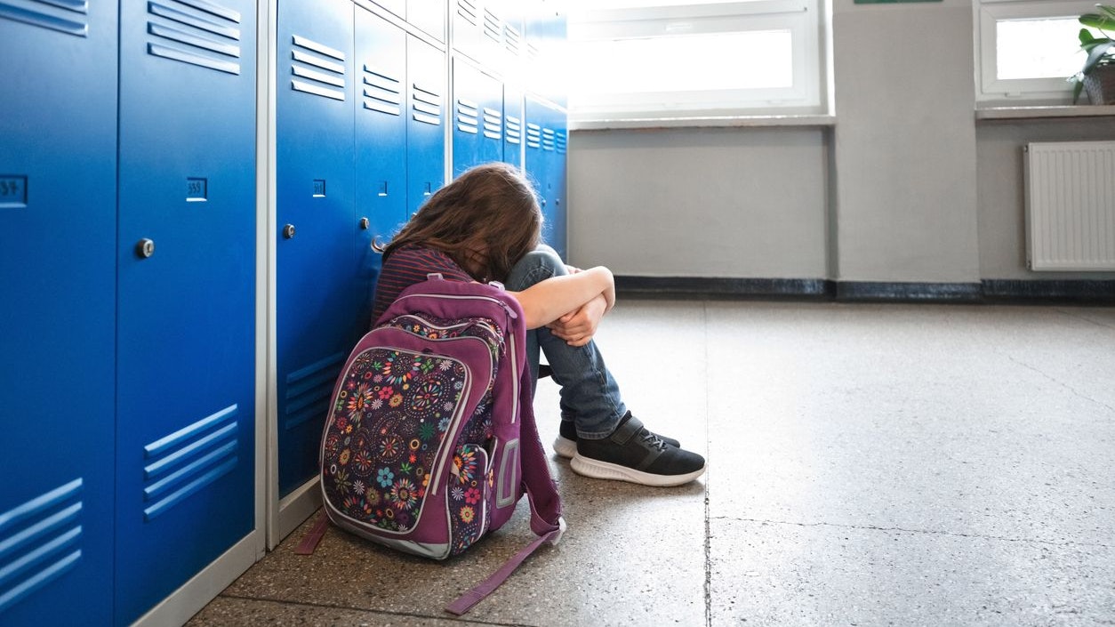 Der Vater fand die 13-Jährige am Boden liegend. (Symbolbild)