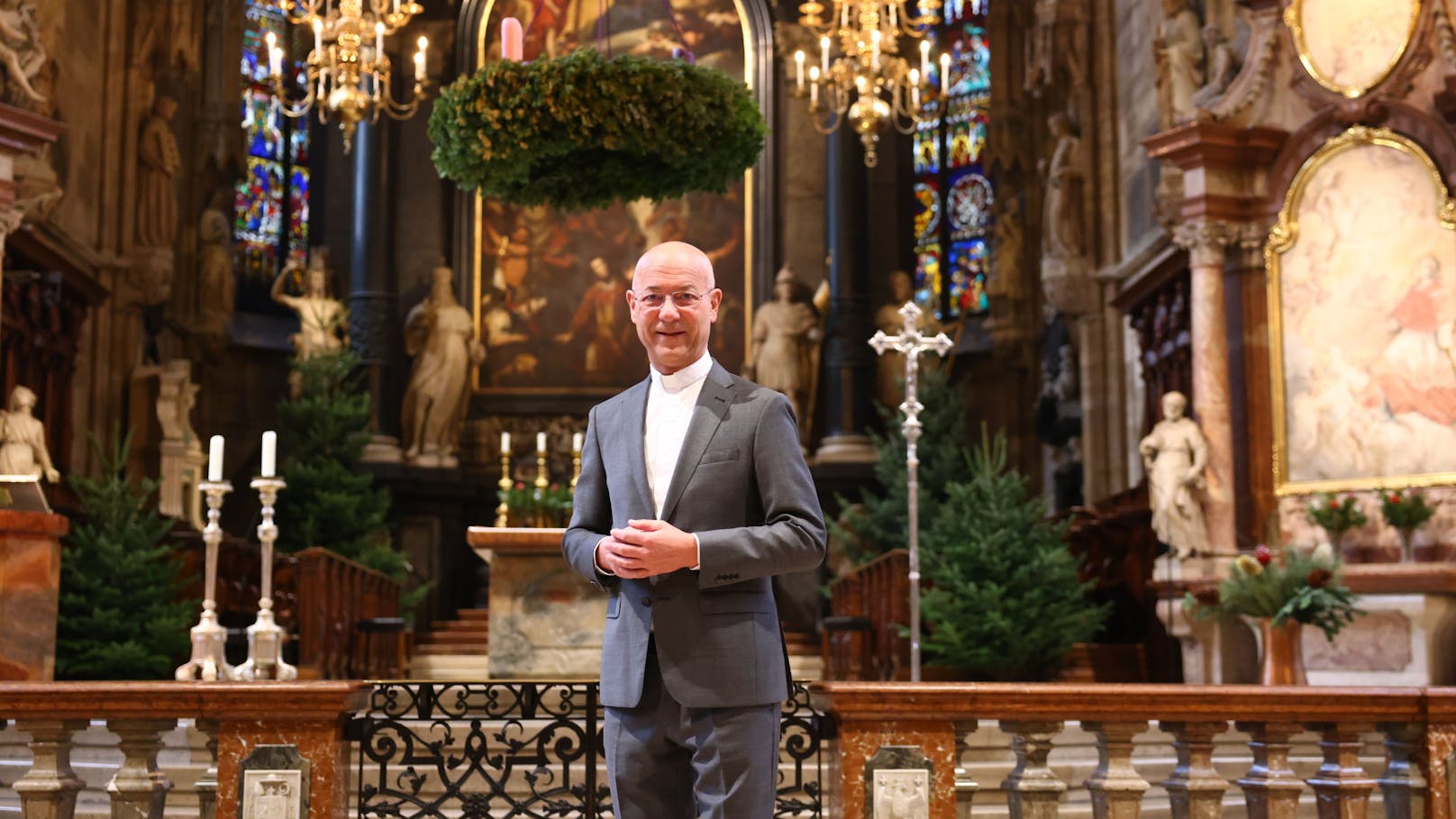 Dompfarrer Toni Faber erklärt Weihnachten