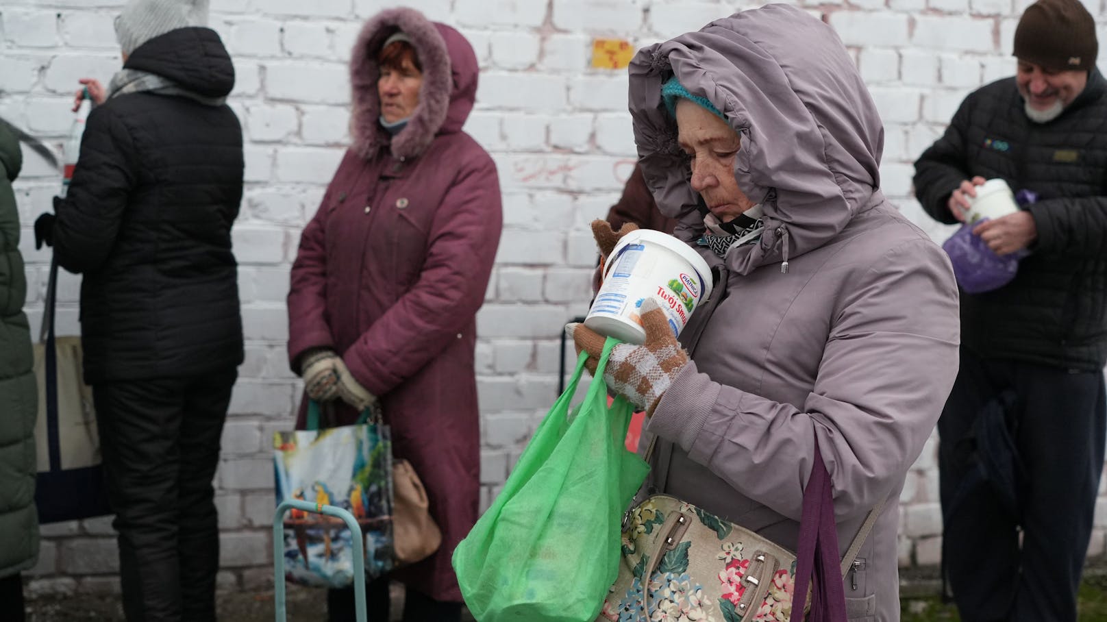 Die Kriegsopfer sind auf Lebensmittel-Spenden angewiesen.