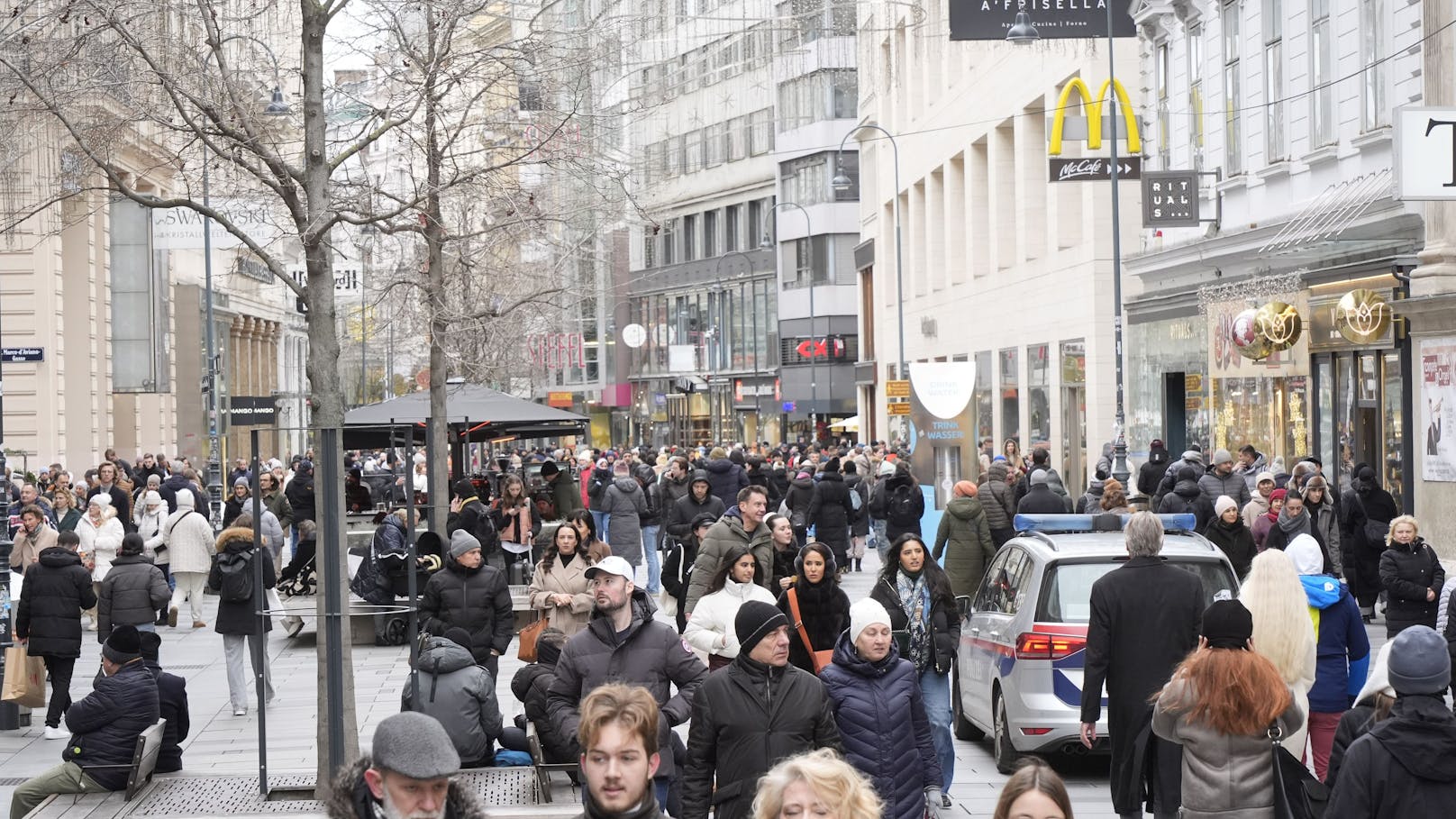 Last Minute – Wiener stürmen Einkaufsmeile in der City