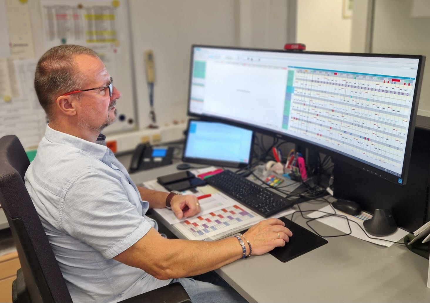 Markus Pruckner in der ÖBB-Personaleinsatzleitung in Amstetten