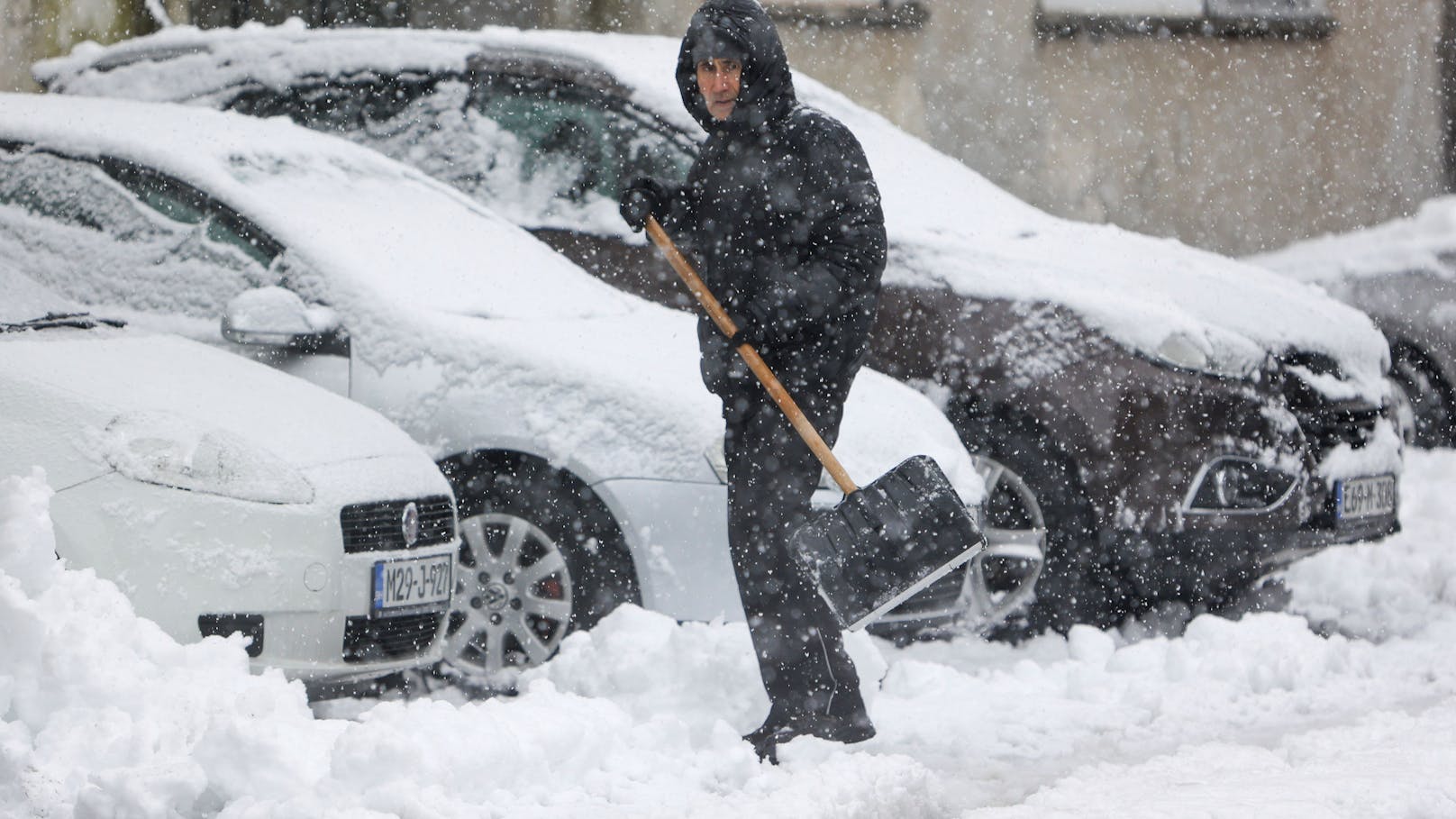 Schnee-Chaos am Balkan – Hunderttausende ohne Strom