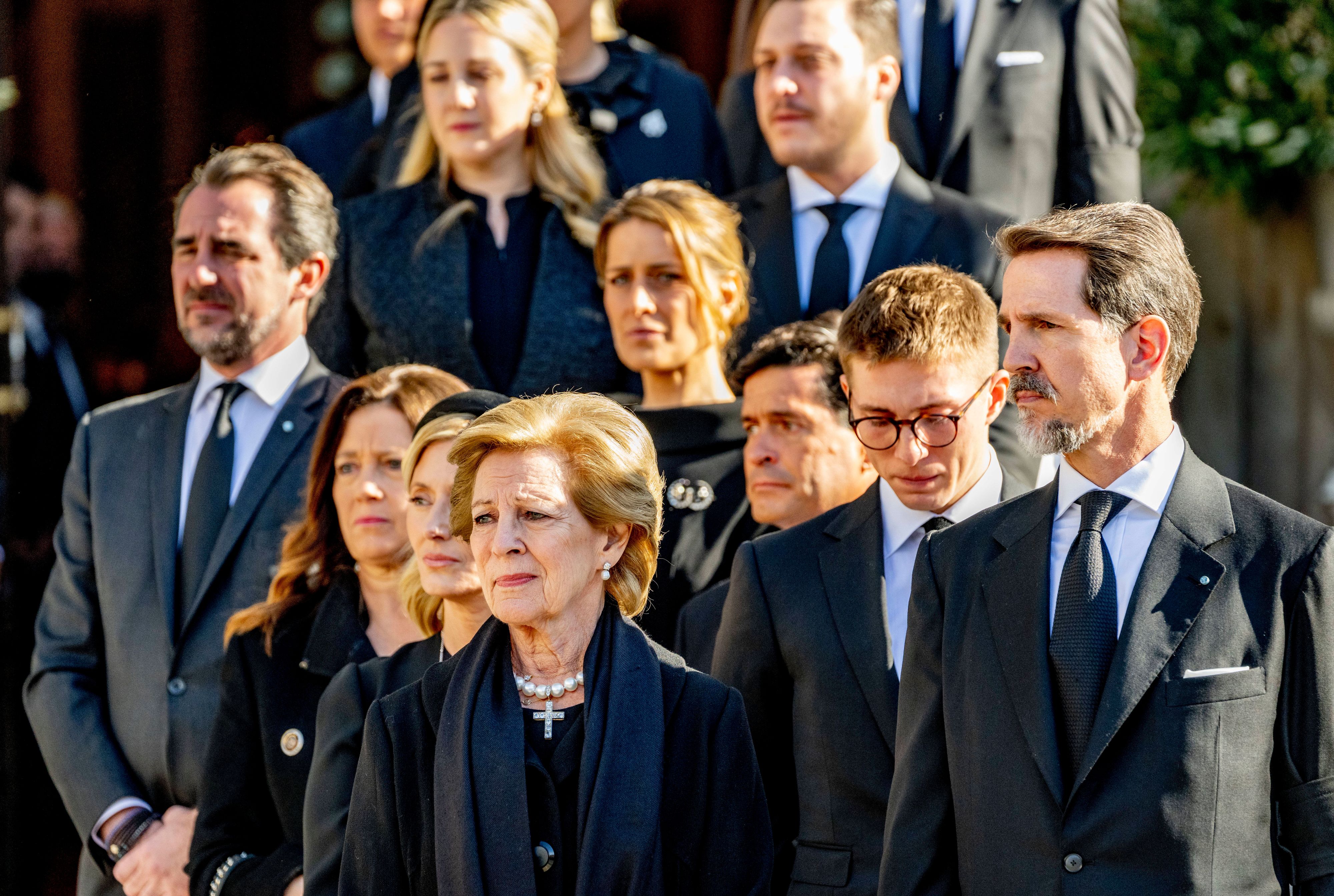 Die griechische Königsfamilie bei der Trauerfeier für Konstantin, dem ehemaligen König von Griechenland.