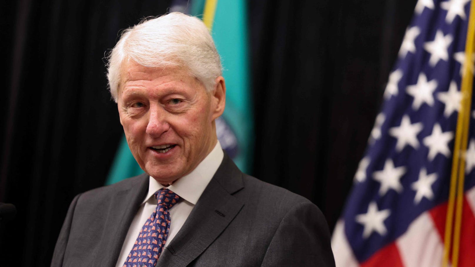 Ehemaliger US-Präsident Bill Clinton liegt im Spital