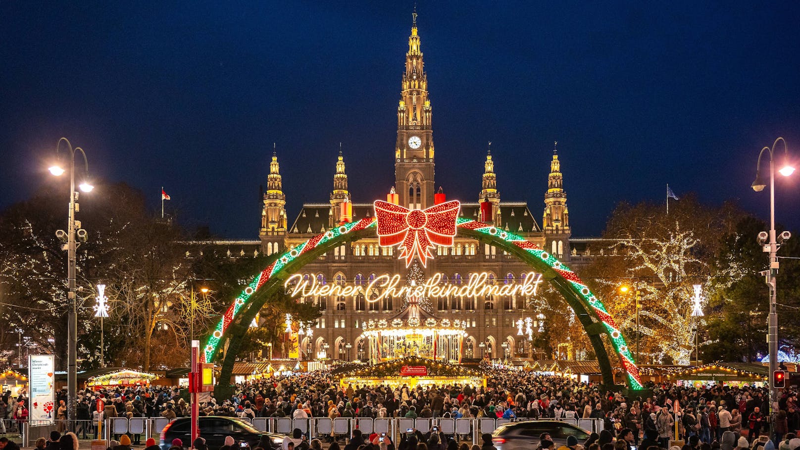 So verbringen die heimischen Promis den Heiligen Abend