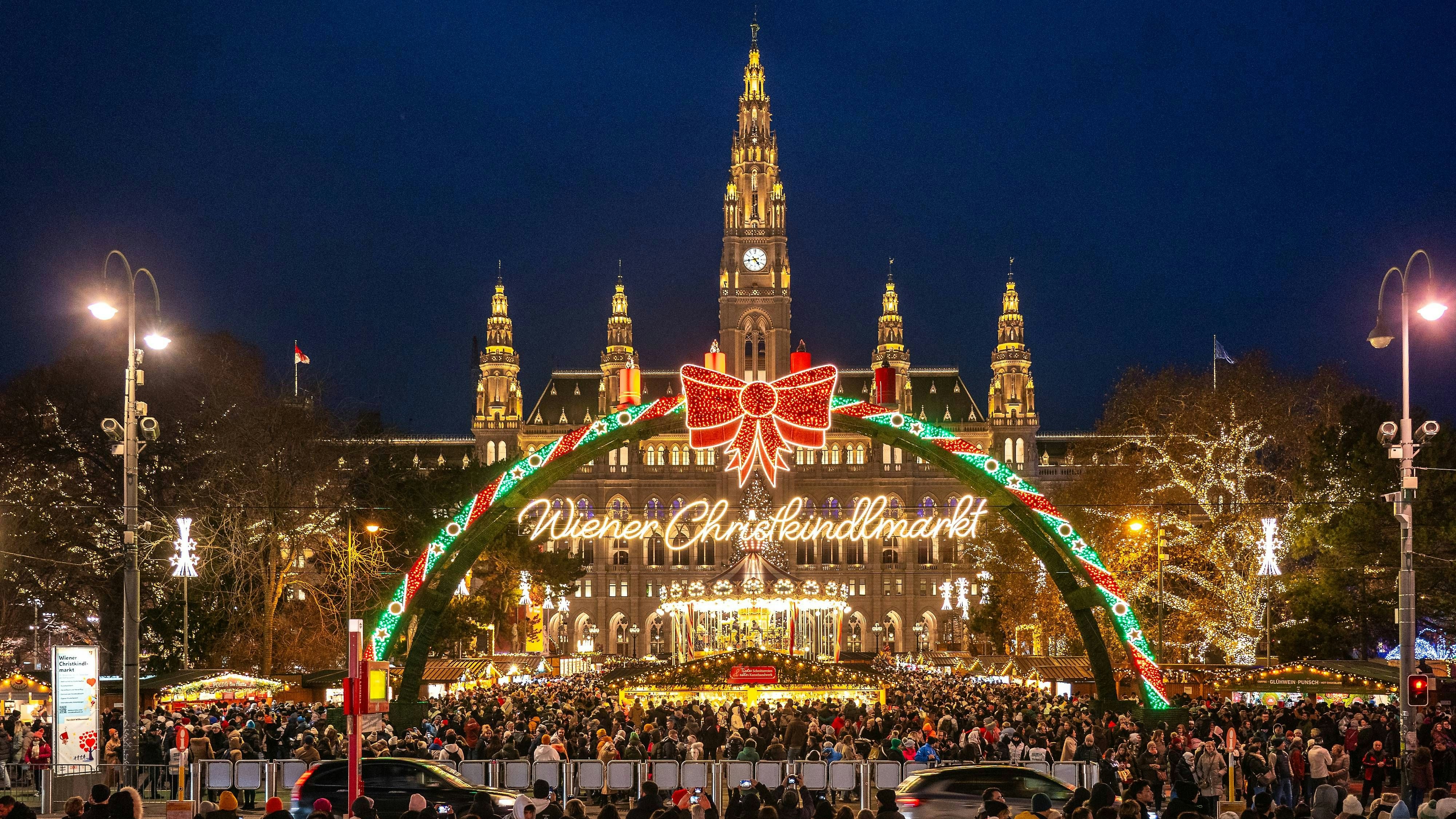 Weihnachten bei den Stars: So feiern Österreichs Promis den Heiligen Abend