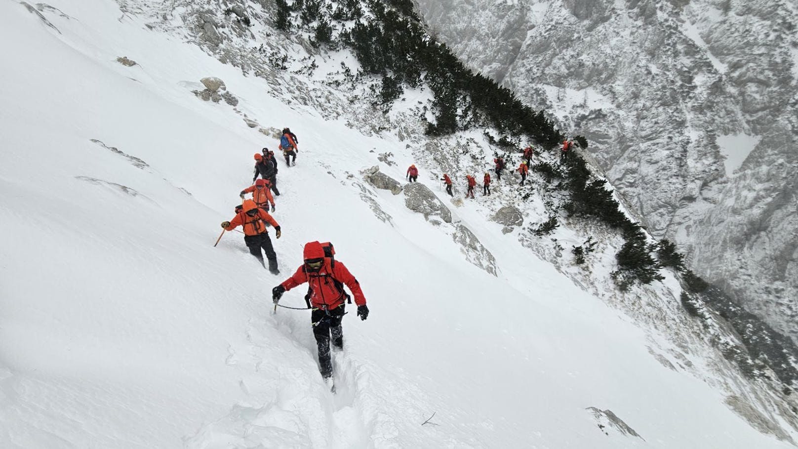 Drama um Bergsteiger – Mann nach Sturz vermisst