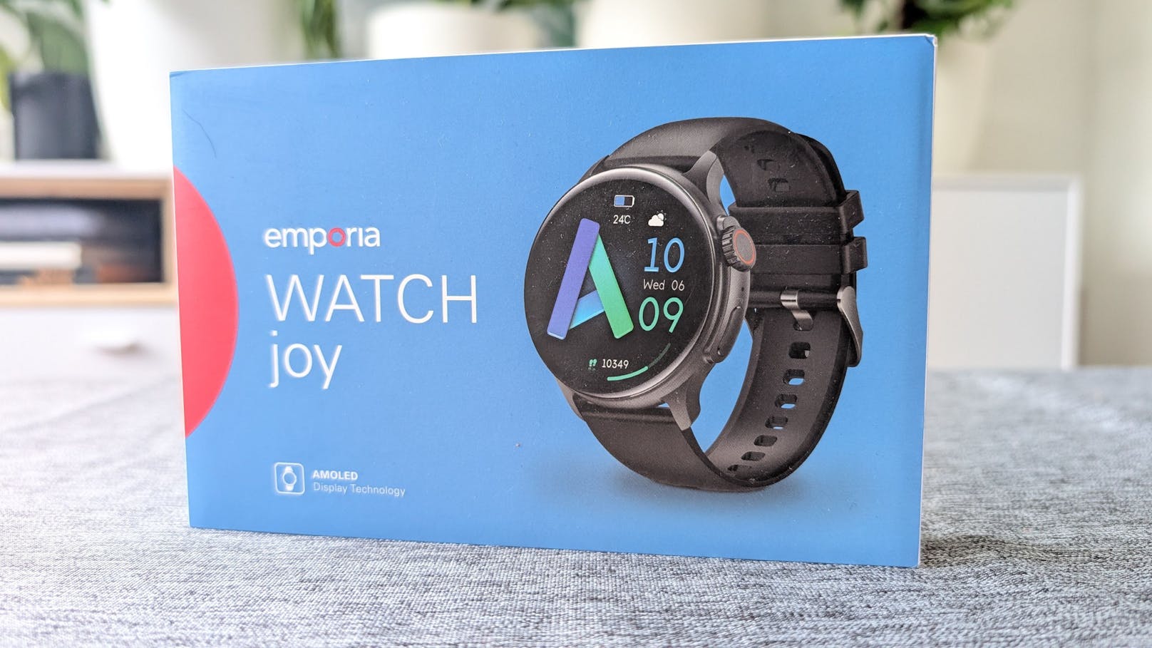 Wo Smartphones sind, sind nämlich auch Smartwatches nicht weit, und so gibt es vom Austro-Unternehmen auch eine smarte Uhr, die Emporia Watch Joy.