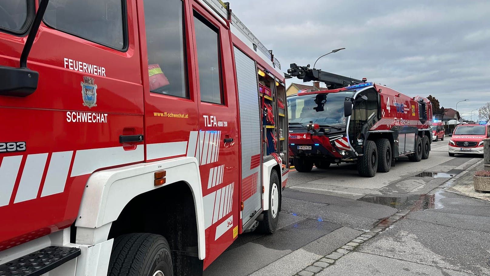 Großbrand in Zwölfaxing: Die Feuerwehr im Einsatz