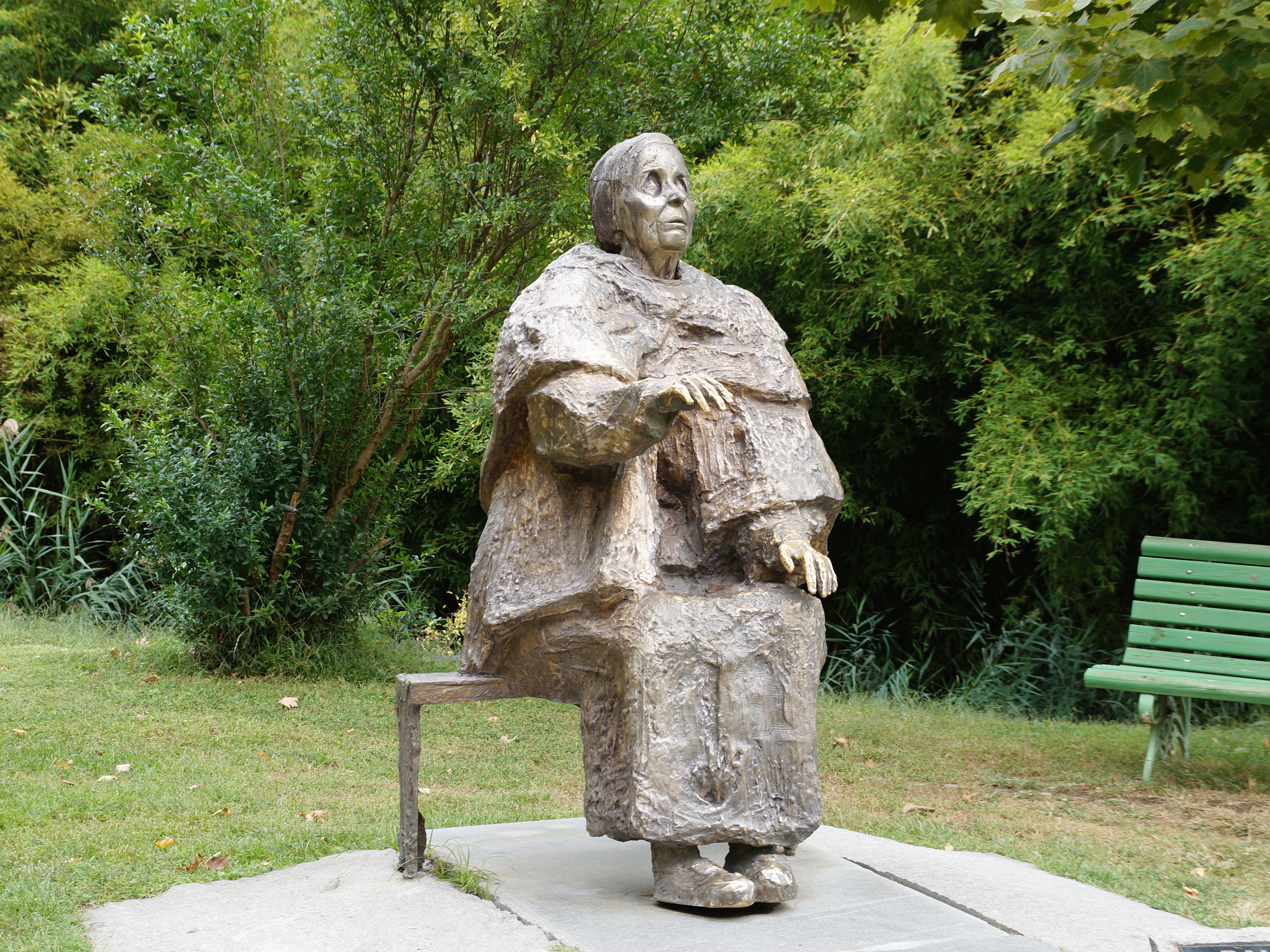 Die Wahrsagerin Baba Wanga verstarb 1996. Überraschend viele ihrer Vorhersagen sind tatsächlich eingetreten. Diese Statue steht in ihrer Heimat Bulgarien.