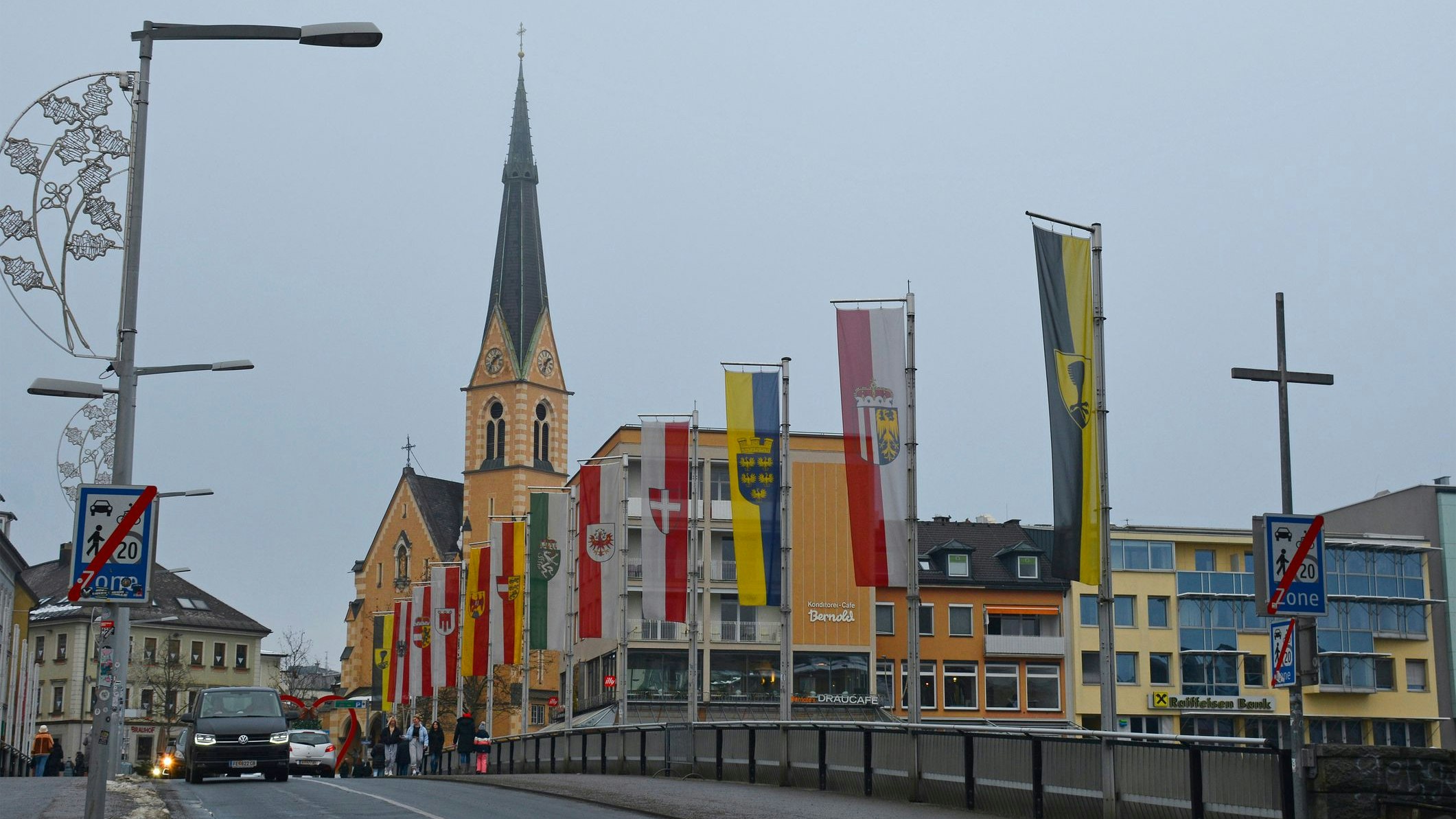 Die Leiche des Mannes wurde unter einer Drau-Brücke entdeckt. Symbolbild. 