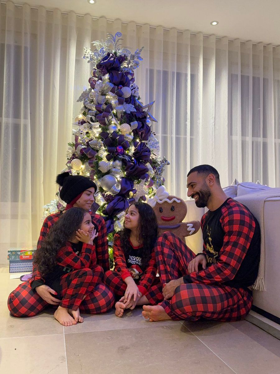 Liverpool-Star Mohamed Salah postete erneut ein Weihnachts-Foto und erhielt dafür viel Kritik. 