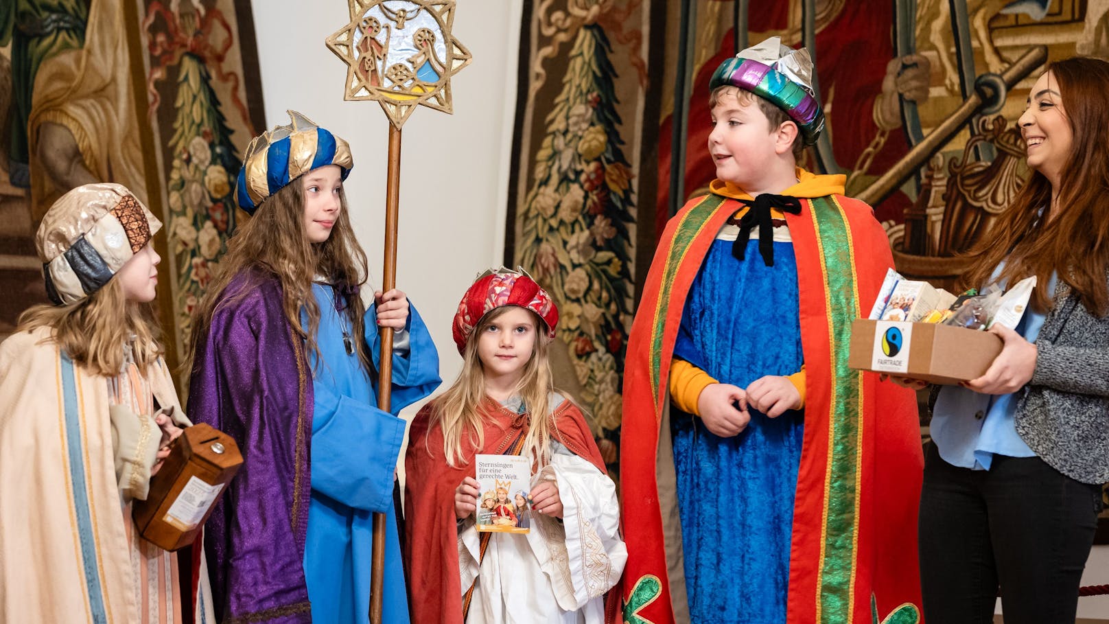 Kardinal freute sich über den Besuch der Sternsinger*innen aus der Pfarre Inzersdorf