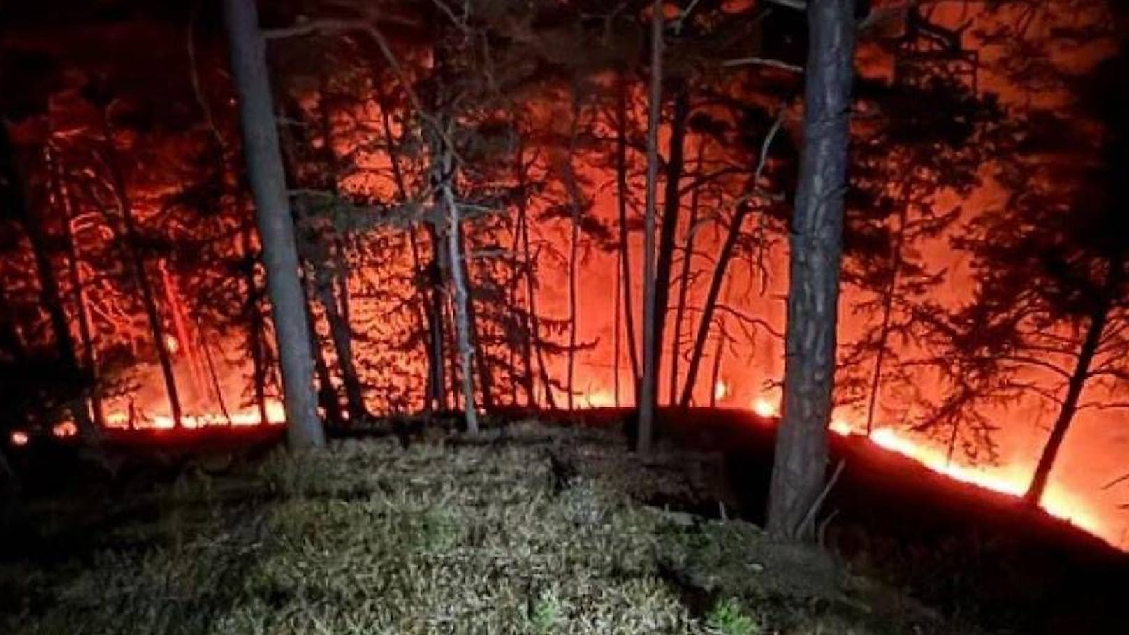 Waldbrand hält steirische Feuerwehren in Atem