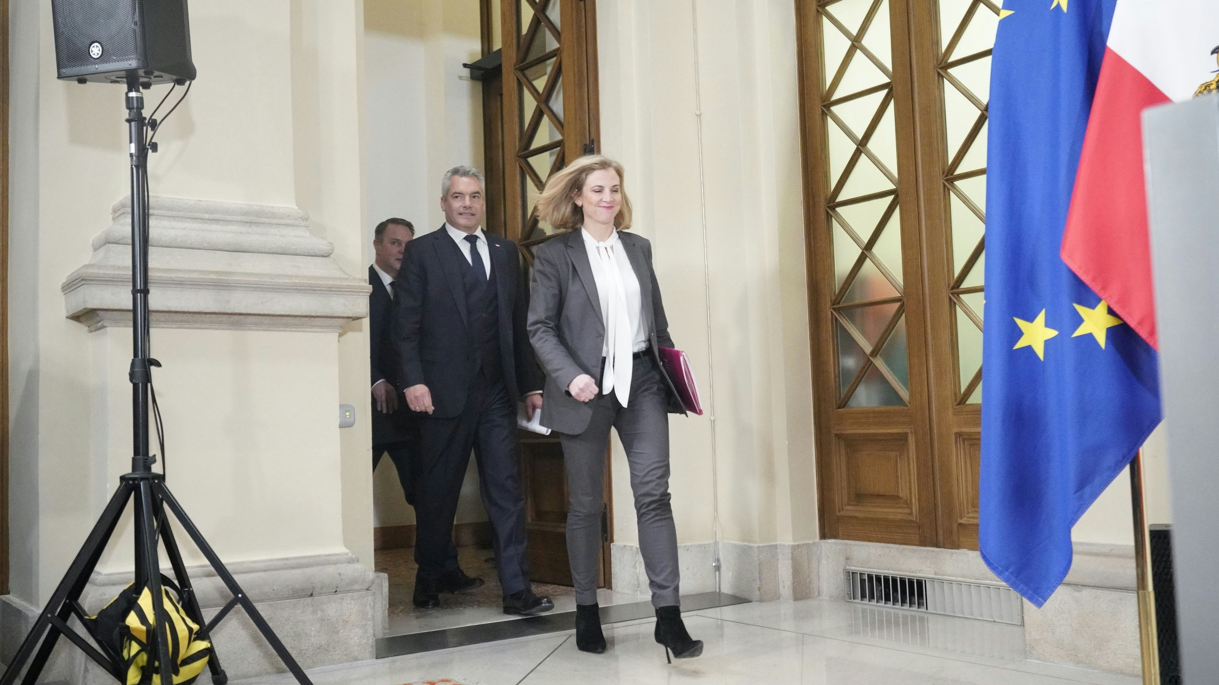 Die Parteichefs Karl Nehammer (ÖVP), Andreas Babler (SPÖ) und Beate Meinl-Reisinger (Neos) müssen nun zur Entscheidung über eine Koalition kommen.