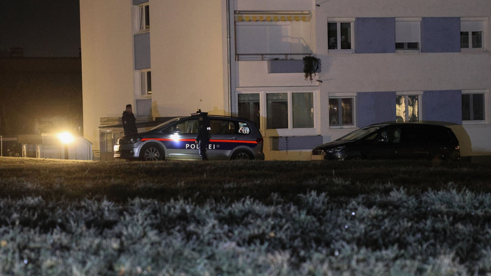 120 Einsatzkräfte von Polizei, Feuerwehr, Rettungshundebrigade und Rotem Kreuz durchkämmten das Stadtgebiet und umliegende Wälder.