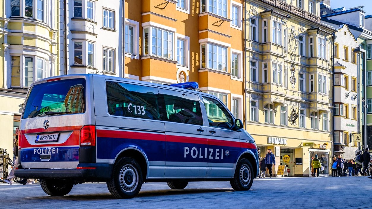 Polizei und Feuerwehr standen im Einsatz. (Symbolbild)