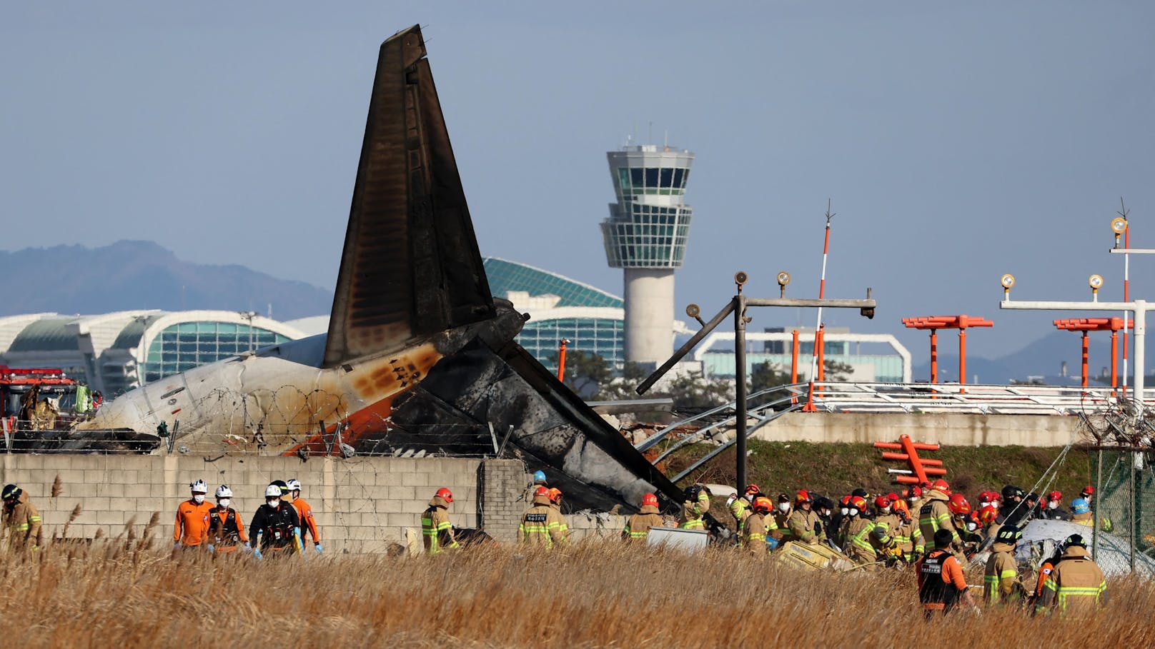 Flugzeugunglück in Südkorea – 179 Tote befürchtet