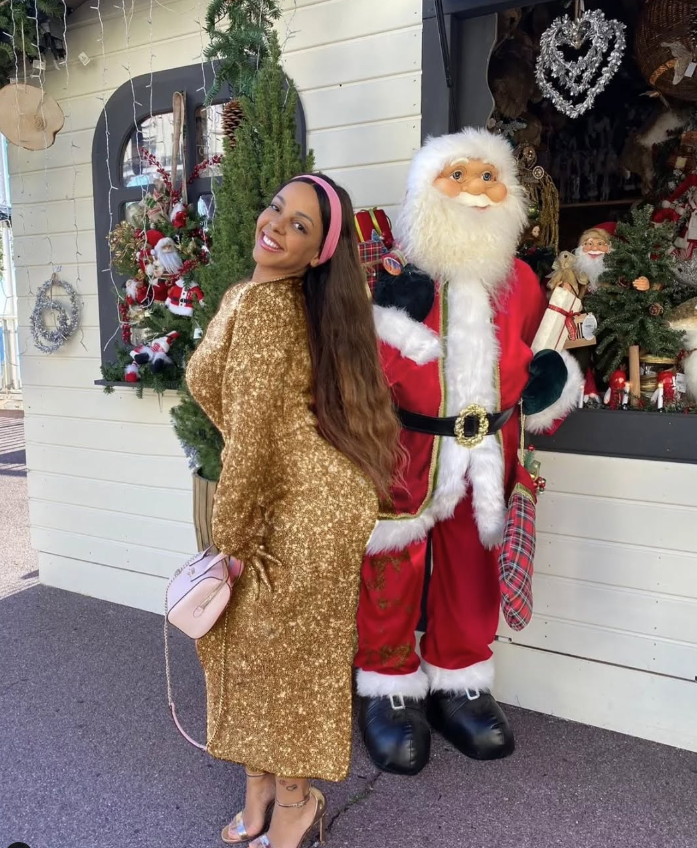 Bahati Venus wünscht Frohe Weihnachten.