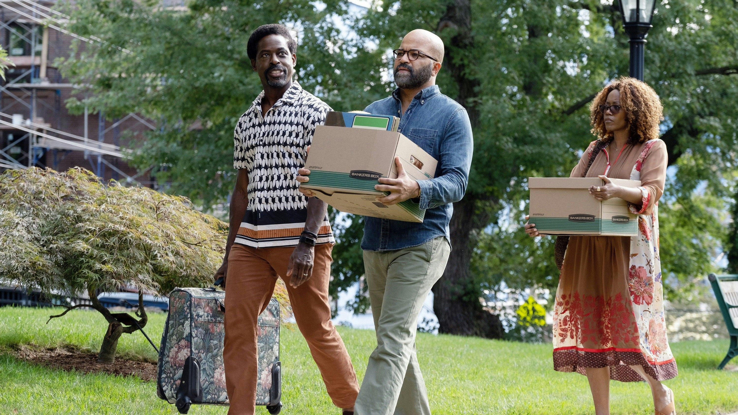 Uni-Lehrer Monk (Jeffrey Wright, Mitte) hat genug von der "woken Heuchelei", eckt damit aber beim Establishment nur an