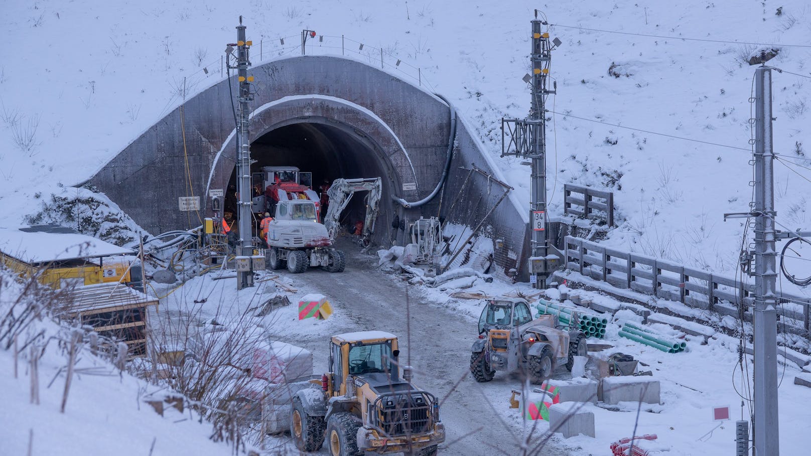 Drama bei Sanierung: ÖBB-Tauerntunnel eingestürzt