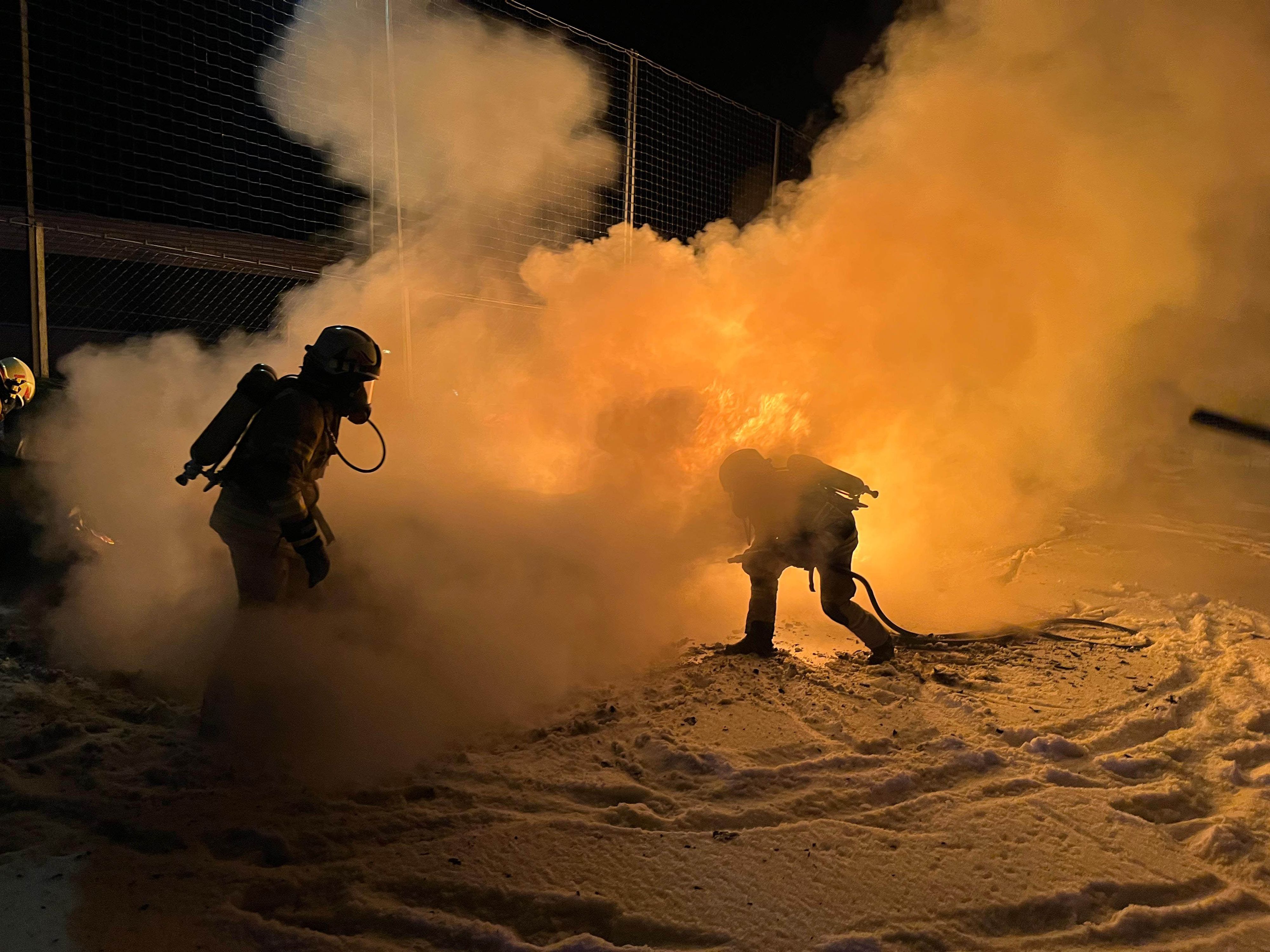 Der Brand wurde wohl von einer Feuerwerksrakete ausgelöst. 