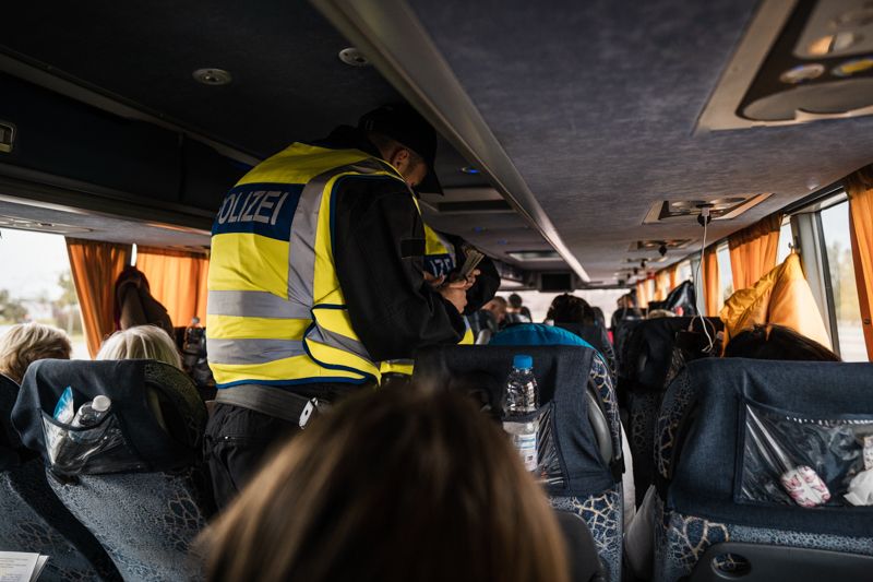 Die Frau war in einem Fernbus aus Mailand unterwegs – die Polizei griff ein.