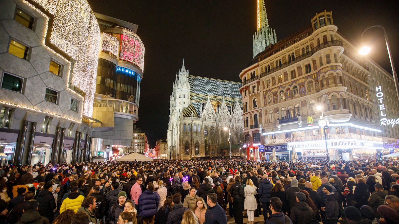 <strong>01.01.2025: 2025 startet mit bummvoller City und illegaler Böllerei.</strong> Pummerin, Walzer, Feuerwerk – Österreich startete glanzvoll ins Jahr 2025. In Wien feierten Hunderttausende in der Innenstadt. Prosit Neujahr! <strong><a data-li-document-ref="120081002" href="https://www.heute.at/s/2025-startet-mit-bummvoller-city-und-illegaler-boellerei-120081002">Weiterlesen &gt;&gt;</a></strong>