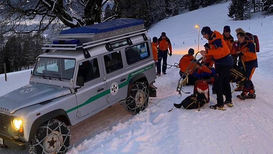 Die Bergrettung stand mit zehn Kräften im Einsatz.