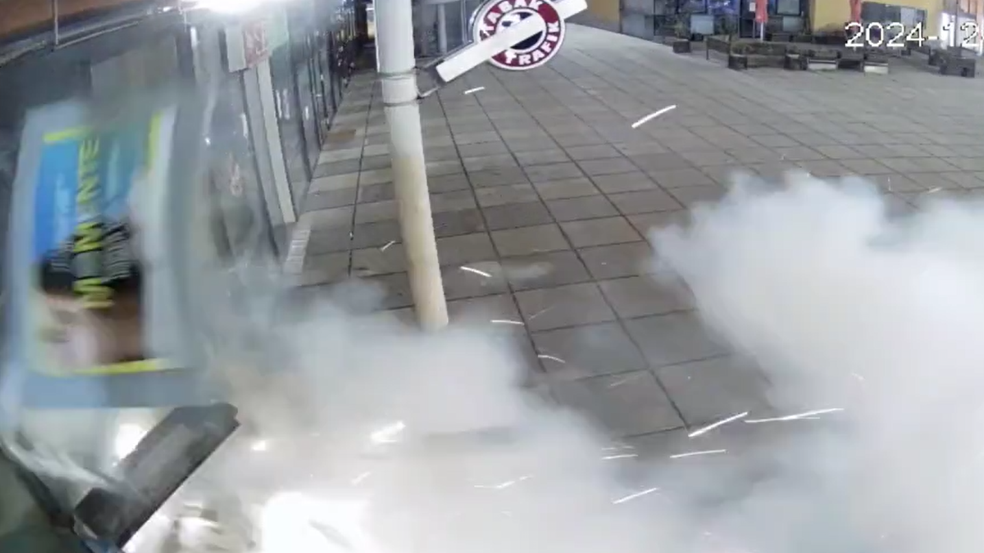 Hier in Wien werden regelmäßig Zigarettenautomaten gesprengt.