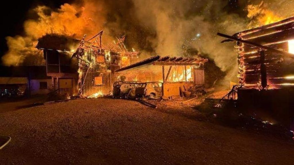 Bei dem Einsatz waren zahlreiche Feuerwehren, darunter die FF St. Georgen ob Murau, FF St. Ruprecht, FF Stadl an der Mur, FF Niederwölz, FF Predlitz, FF Murau und die FF Schöder vor Ort. 