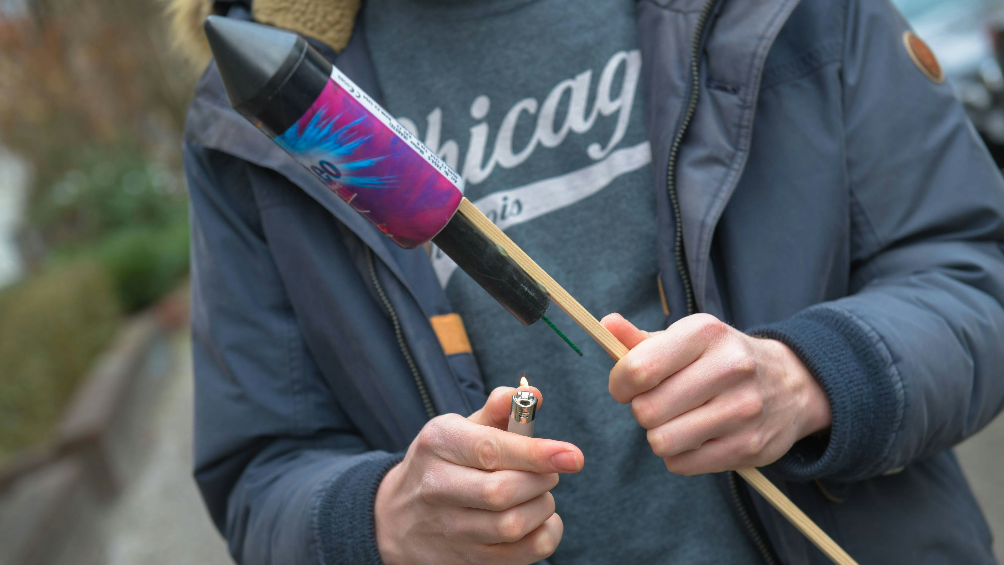 Heute.at - Influencer zündete Silvesterrakete im Kinderzimmer
