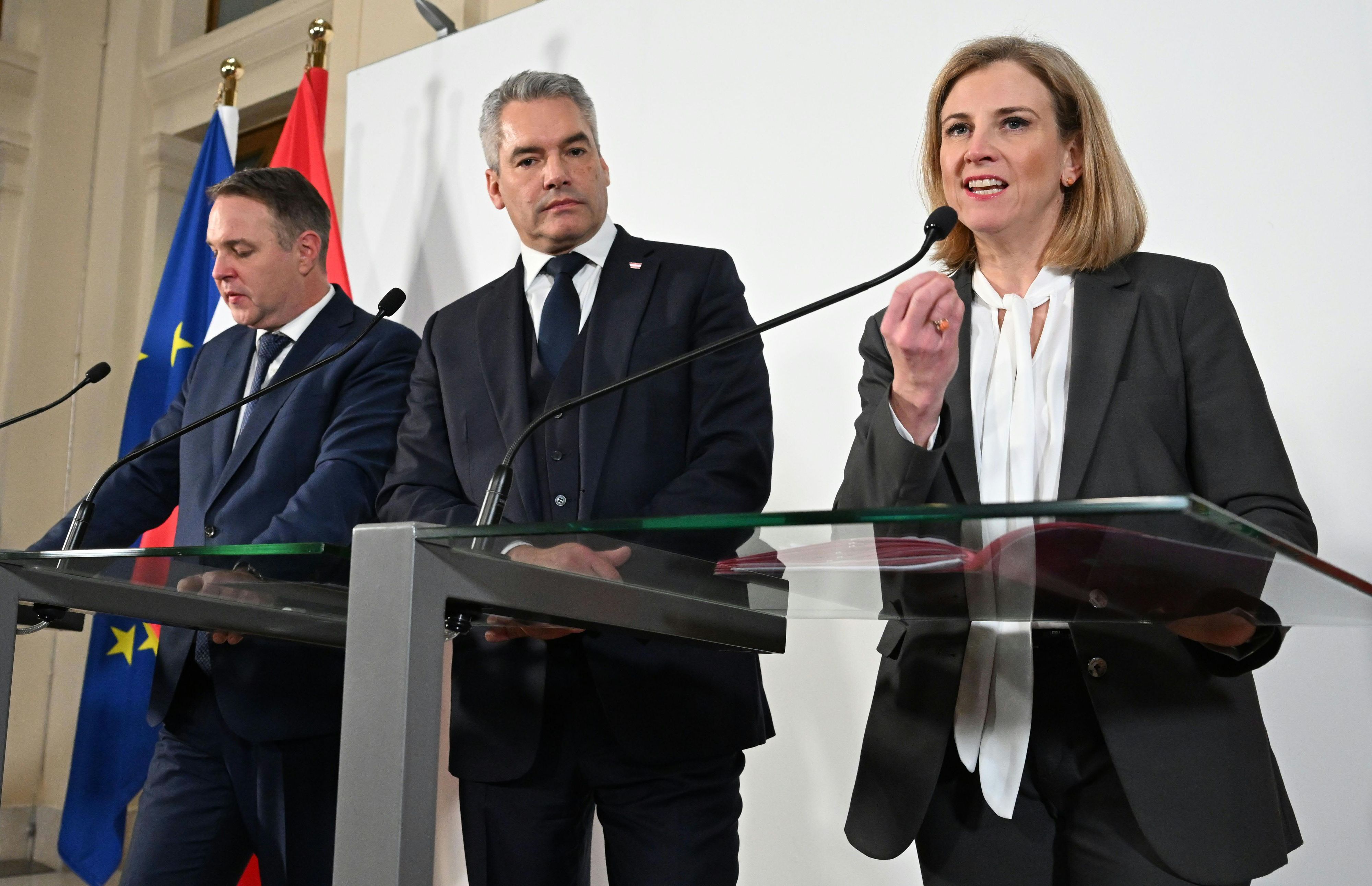 Es wird wohl doch nichts aus der ersten Dreier-Regierung in Österreich. Die NEOS lassen die Ampel laut 