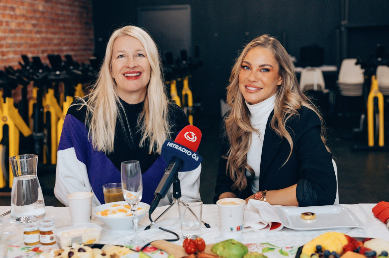 Stephanie Davis zu Gast bei 