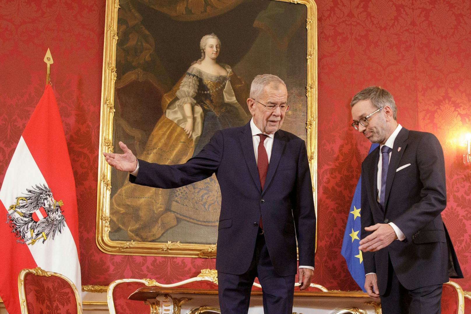 Bundespräsident Van der Bellen beim ersten Gespräch nach der Wahl mit FPÖ-Chef Herbert Kickl.