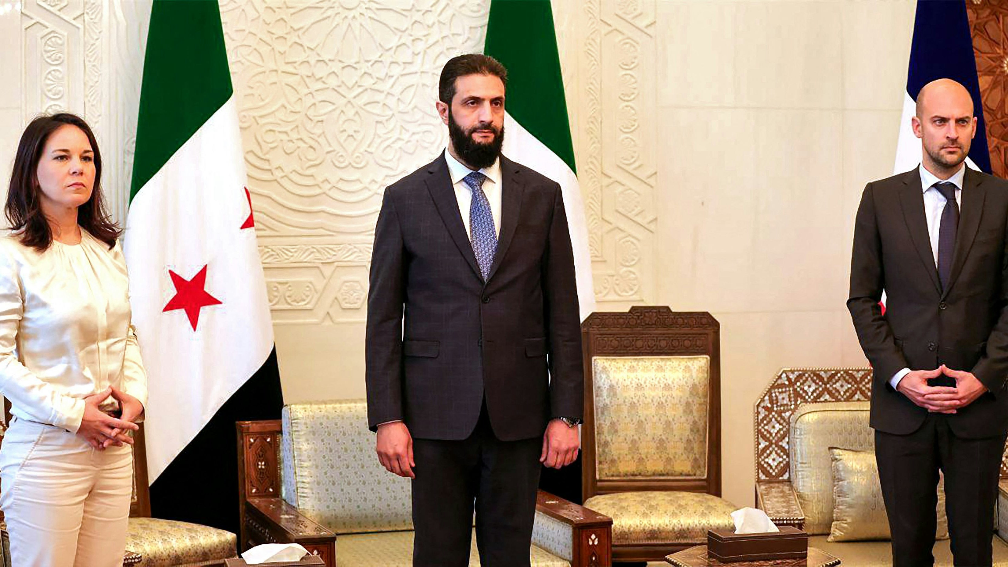 Heute.at - Neuer Machthaber verweigert Baerbock den Handschlag